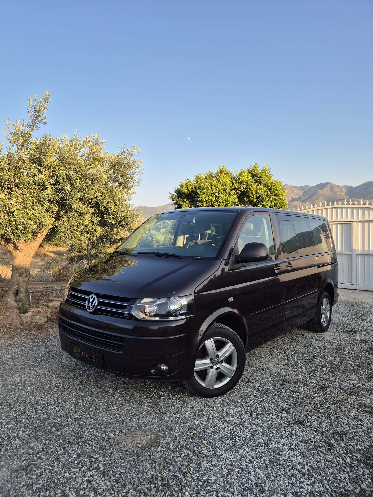 Used van Volkswagen Multivan T5 2.0 TDI 180 HP Manual 7 Seats in Malaga