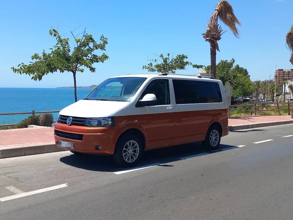 Van in the photo Rocio Cortes shared with her Google review