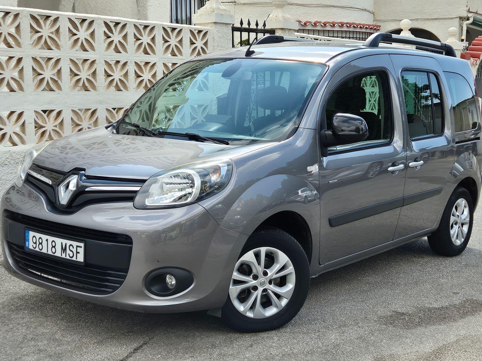 Renault Kangoo 5 1.2Tci 5 Plazas entregado por AllVanCar