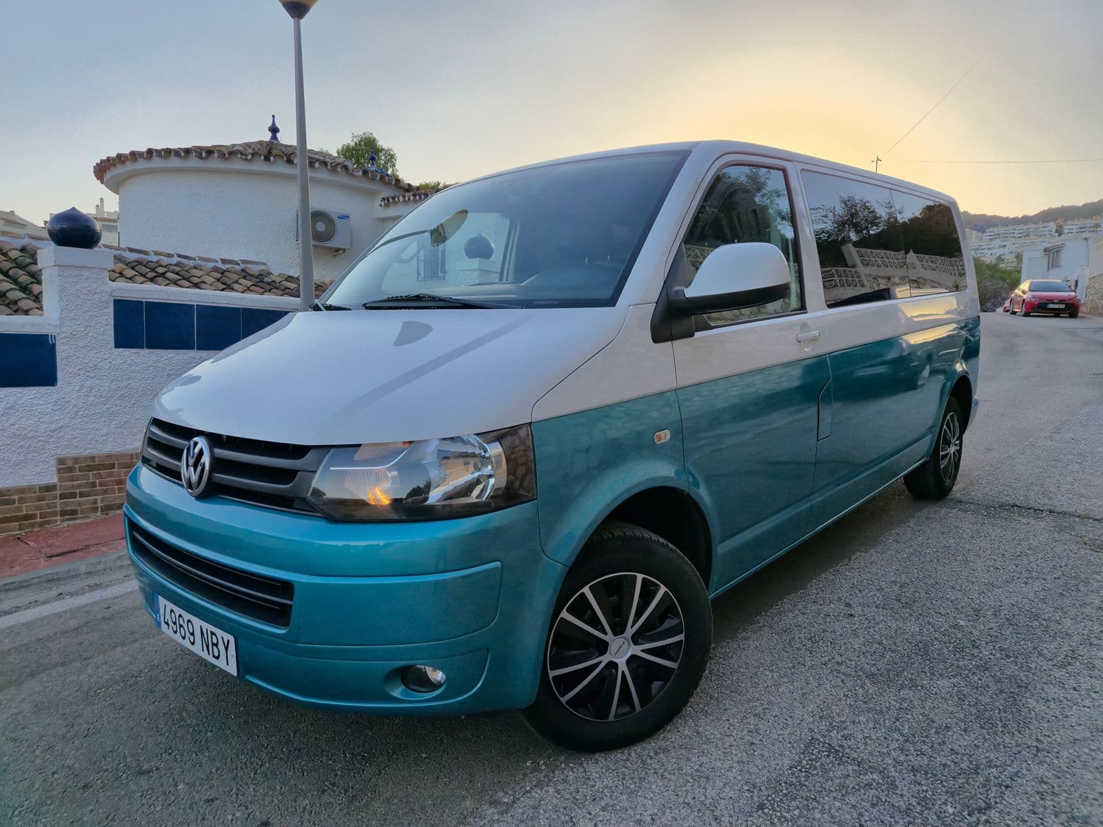 VW Transporter T5 Facelift 2.0TDI 84CV 9 Plazas entregado por AllVanCar
