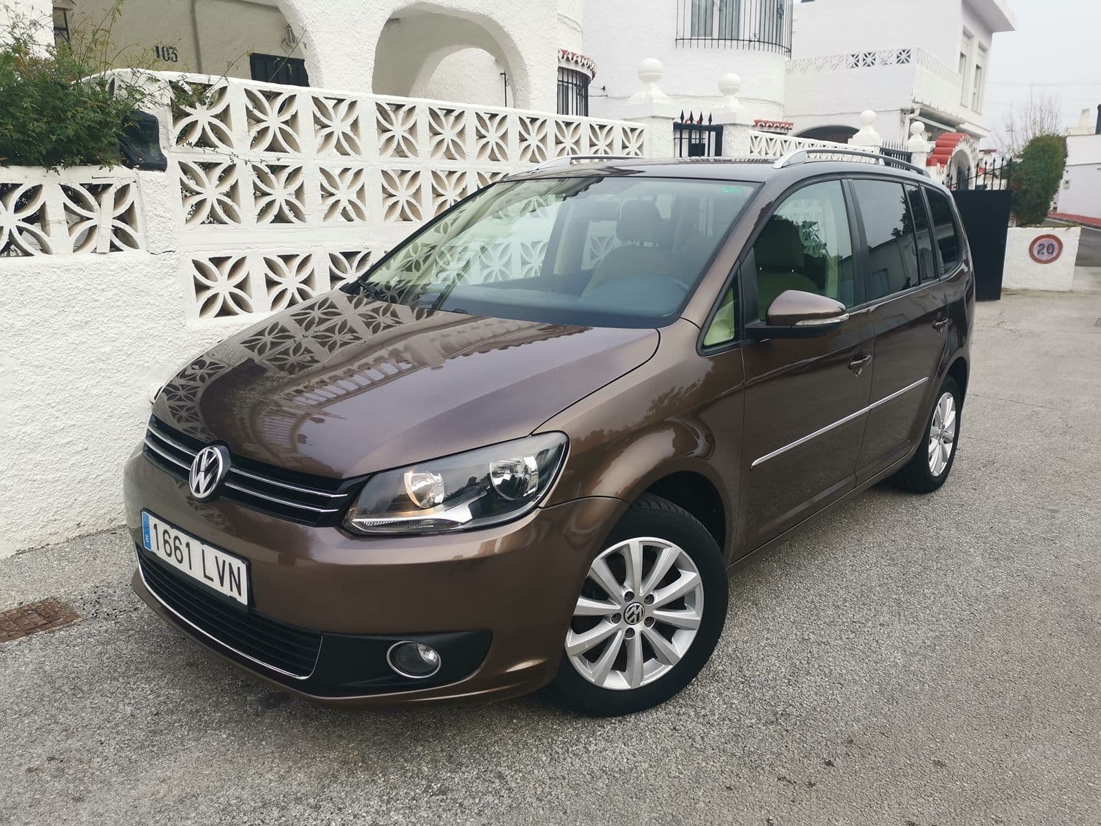 VW Touran 1.6TDI 7 Plazas entregado por AllVanCar