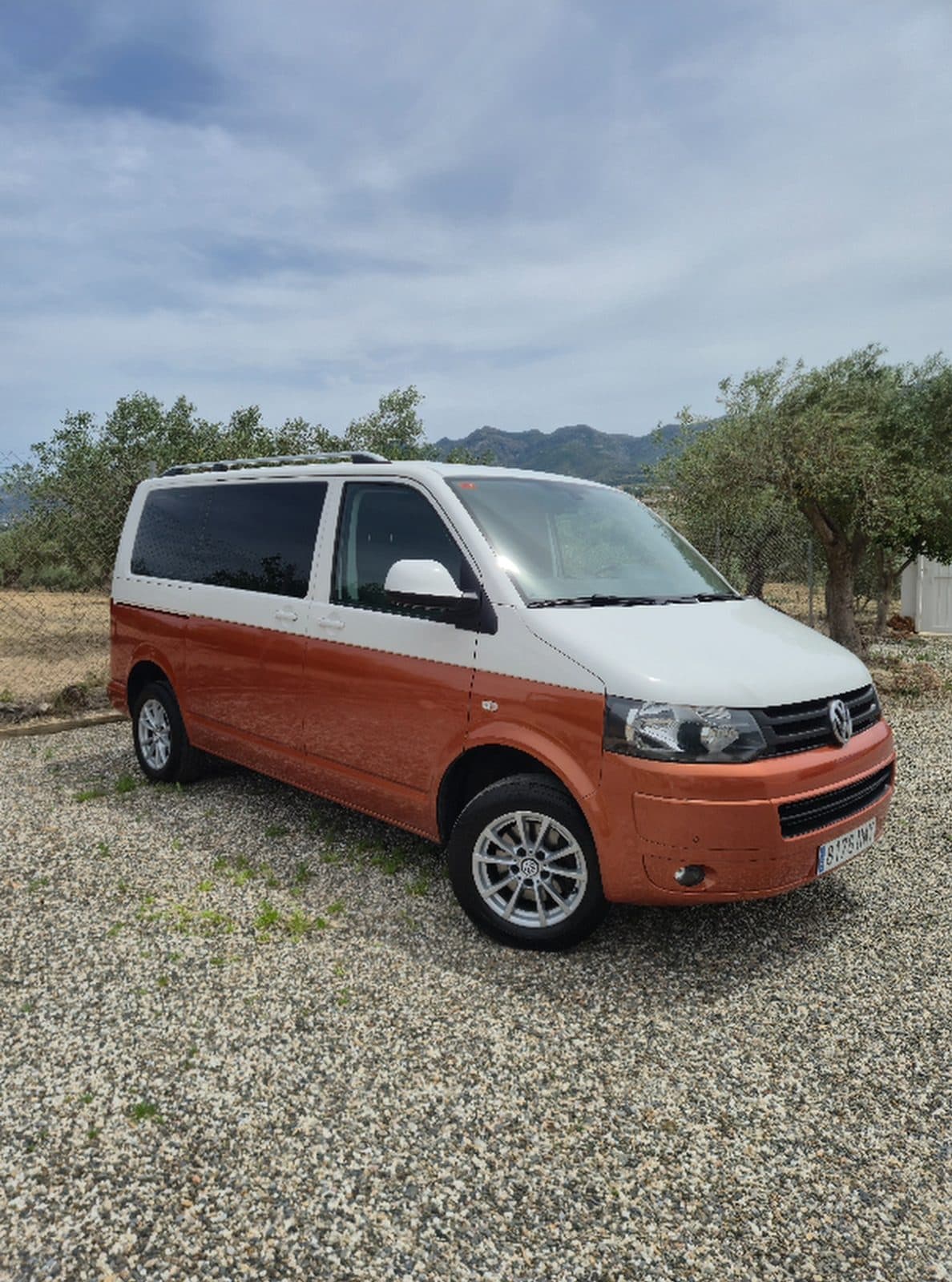 Furgoneta o vehículo de ocasión Volkswagen Transporter T5 2.0 TDI DSG en Málaga