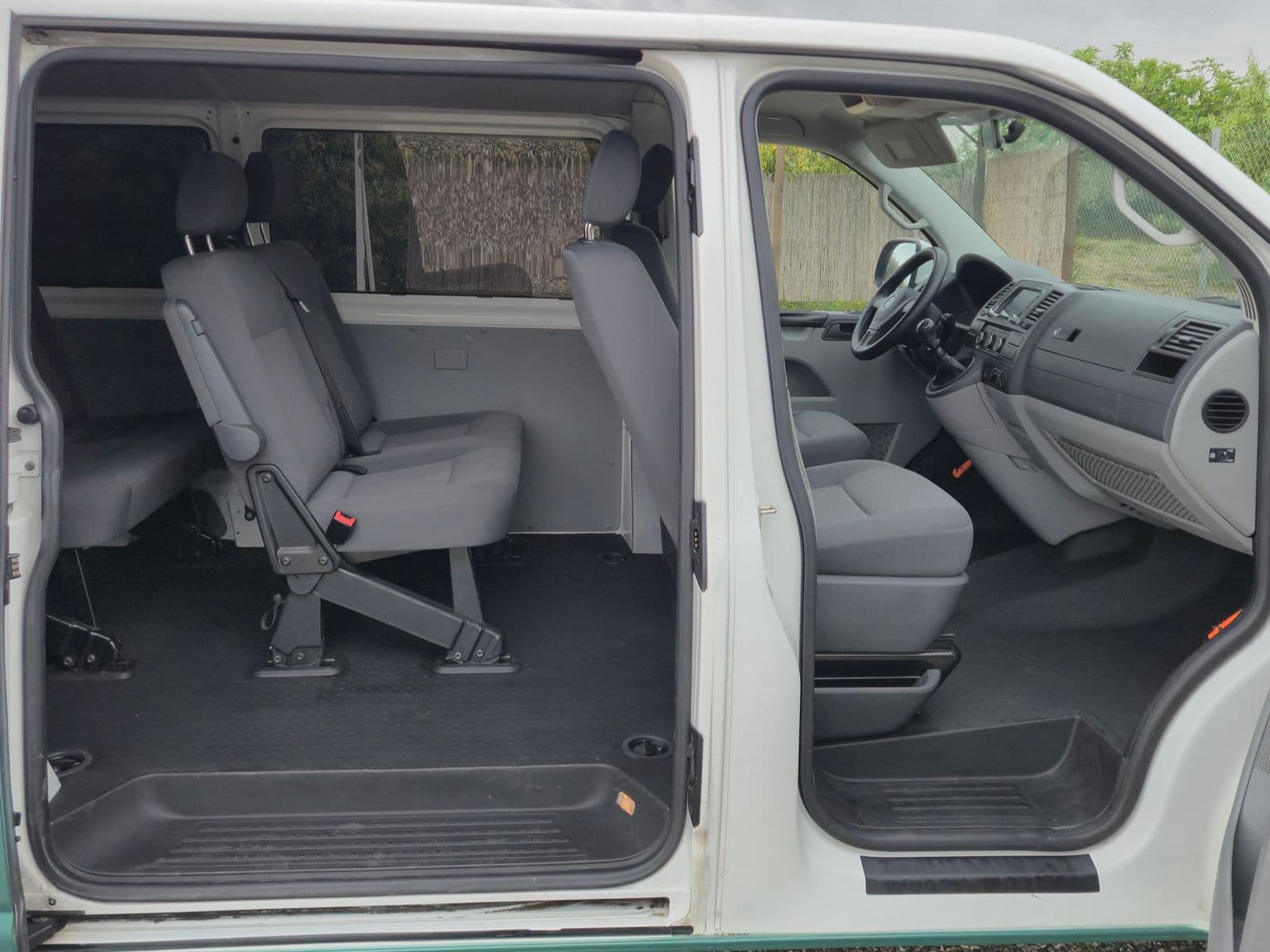 Detalles de Transporter T5 Facelift 9 Plazas de segunda mano en Málaga - Vista 7