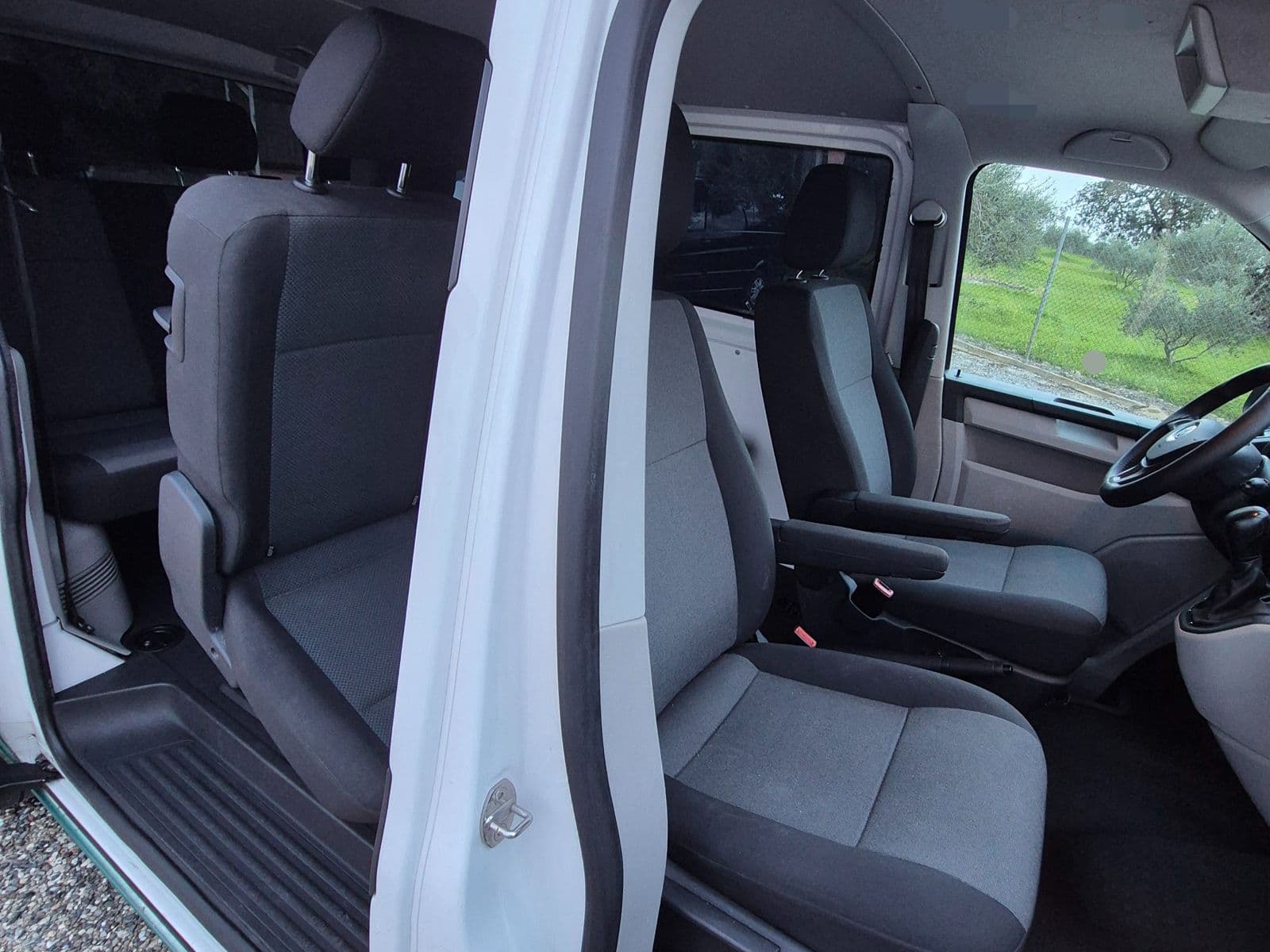 Detalles de Volkswagen Transporter T6 (8-Seater) de segunda mano en Málaga - Vista 4