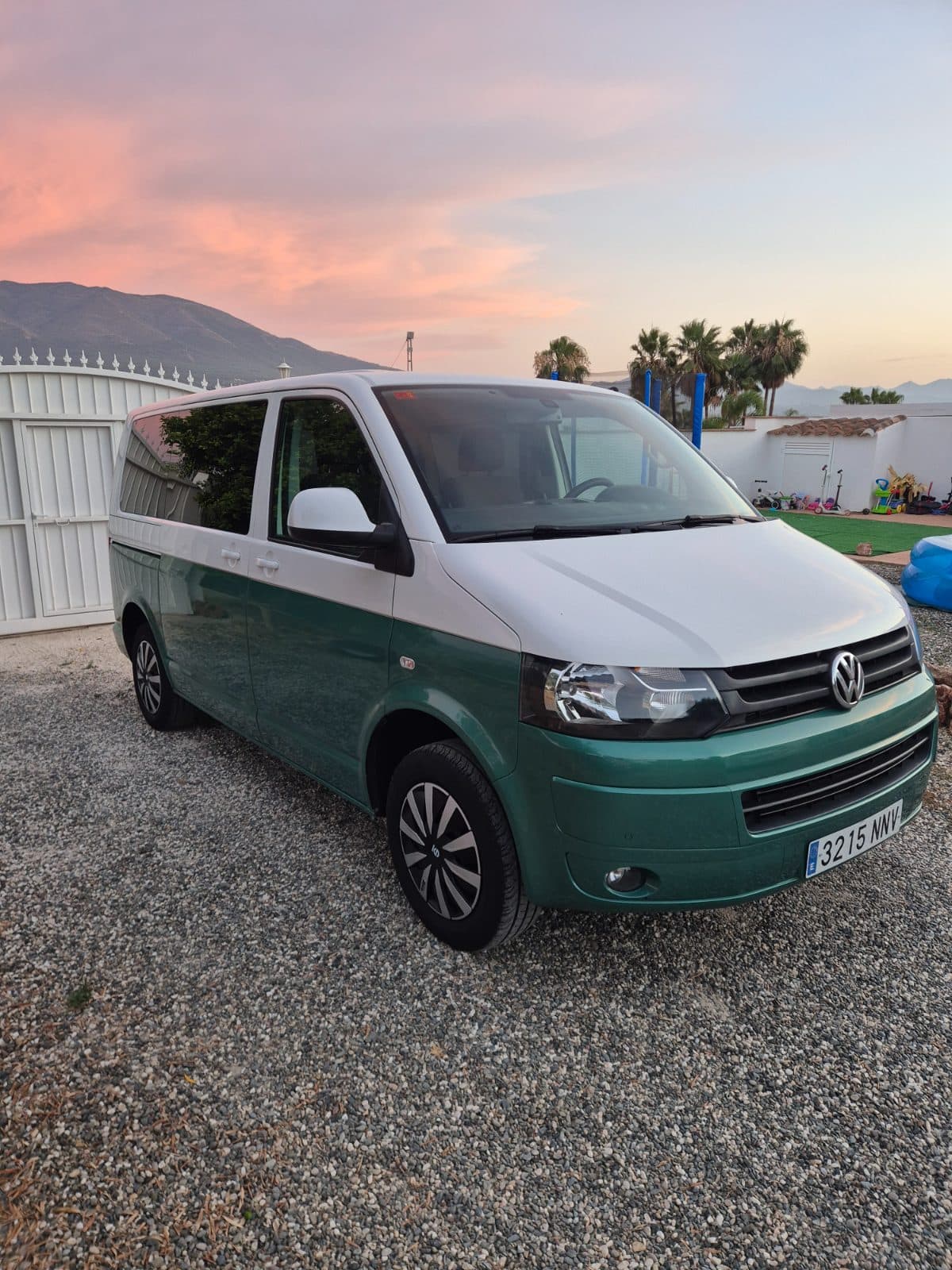 Detalles de Transporter T5 2.0 TDI DSG 8 Plazas de segunda mano en Málaga - Vista 3